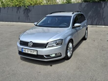 Фольксваген Пассат Вариант 2013 в Днепре (Днепропетровске) на Automoto.ua Серый Фольксваген Пассат Вариант, объемом двигателя 1.6 л и пробегом 220 тыс. км за 10000 $, фото 1 на Automoto.ua