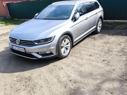 Фольксваген Пассат Варіант 2016 у Черкасах на Automoto.ua Сірий Фольксваген Пассат Варіант, об'ємом двигуна 2 л та пробігом 222 тис. км за 21200 $, фото 1 на Automoto.ua