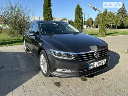 Фольксваген Пассат Варіант 2017 у Дубно на Automoto.ua Сірий Фольксваген Пассат Варіант, об'ємом двигуна 2 л та пробігом 277 тис. км за 17300 $, фото 1 на Automoto.ua
