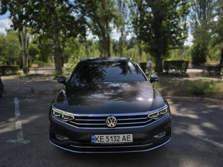 Серый Фольксваген Пассат Вариант, объемом двигателя 2 л и пробегом 190 тыс. км за 21500 $, фото 1 на Automoto.ua