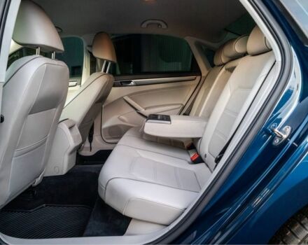 Синий Фольксваген Пассат Вариант, объемом двигателя 2 л и пробегом 98 тыс. км за 17999 $, фото 7 на Automoto.ua