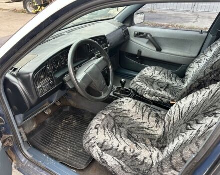 Синий Фольксваген Пассат Вариант, объемом двигателя 1.6 л и пробегом 444 тыс. км за 1300 $, фото 4 на Automoto.ua