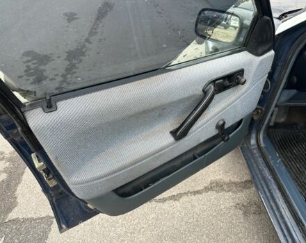 Синий Фольксваген Пассат Вариант, объемом двигателя 1.6 л и пробегом 444 тыс. км за 1300 $, фото 5 на Automoto.ua