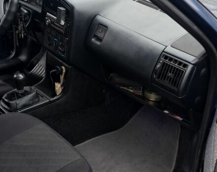 Синий Фольксваген Пассат Вариант, объемом двигателя 1.9 л и пробегом 245 тыс. км за 1600 $, фото 12 на Automoto.ua