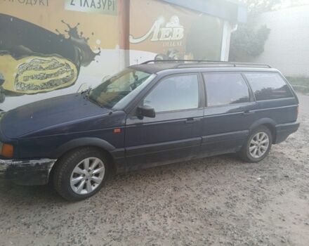 Фольксваген Пассат Варіант 1992 у Сумах на Automoto.ua Синій Фольксваген Пассат Варіант, об'ємом двигуна 2 л та пробігом 390 тис. км за 1450 $, фото 1 на Automoto.ua