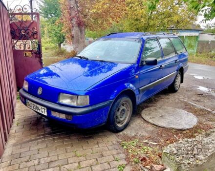 Синий Фольксваген Пассат Вариант, объемом двигателя 2 л и пробегом 247 тыс. км за 1750 $, фото 1 на Automoto.ua