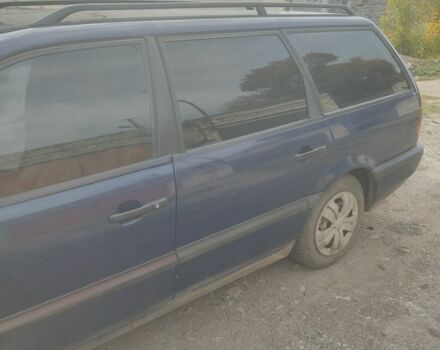 Синий Фольксваген Пассат Вариант, объемом двигателя 2 л и пробегом 300 тыс. км за 1200 $, фото 1 на Automoto.ua