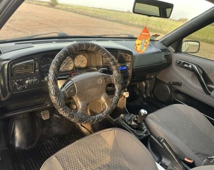 Синий Фольксваген Пассат Вариант, объемом двигателя 1.8 л и пробегом 200 тыс. км за 2150 $, фото 10 на Automoto.ua