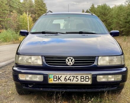 Синій Фольксваген Пассат Варіант, об'ємом двигуна 1.8 л та пробігом 350 тис. км за 3450 $, фото 2 на Automoto.ua