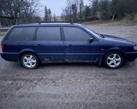 Синий Фольксваген Пассат Вариант, объемом двигателя 0 л и пробегом 315 тыс. км за 1300 $, фото 1 на Automoto.ua