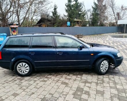 Синий Фольксваген Пассат Вариант, объемом двигателя 1.6 л и пробегом 380 тыс. км за 1700 $, фото 2 на Automoto.ua