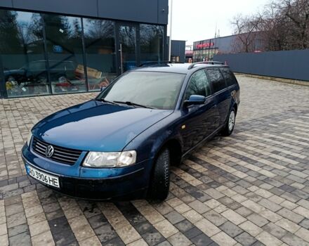 Синий Фольксваген Пассат Вариант, объемом двигателя 1.6 л и пробегом 380 тыс. км за 1700 $, фото 1 на Automoto.ua