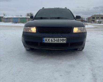 Синий Фольксваген Пассат Вариант, объемом двигателя 1.8 л и пробегом 242 тыс. км за 3950 $, фото 1 на Automoto.ua