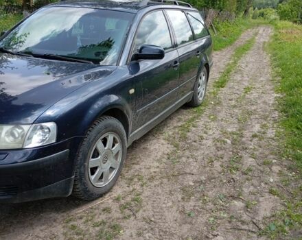 Синий Фольксваген Пассат Вариант, объемом двигателя 1.8 л и пробегом 341 тыс. км за 2750 $, фото 1 на Automoto.ua