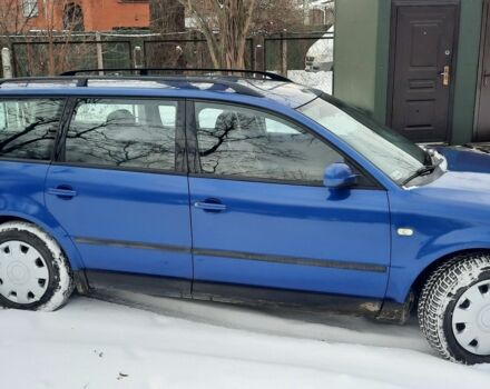 Синий Фольксваген Пассат Вариант, объемом двигателя 1.9 л и пробегом 450 тыс. км за 2000 $, фото 2 на Automoto.ua