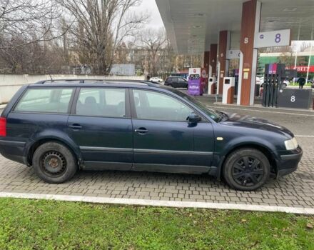 Синій Фольксваген Пассат Варіант, об'ємом двигуна 1.9 л та пробігом 355 тис. км за 2011 $, фото 4 на Automoto.ua