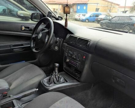 Синий Фольксваген Пассат Вариант, объемом двигателя 1.6 л и пробегом 353 тыс. км за 3200 $, фото 4 на Automoto.ua