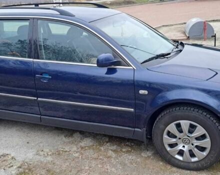 Синий Фольксваген Пассат Вариант, объемом двигателя 1.6 л и пробегом 270 тыс. км за 4100 $, фото 1 на Automoto.ua