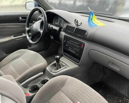 Синій Фольксваген Пассат Варіант, об'ємом двигуна 1.8 л та пробігом 280 тис. км за 2600 $, фото 5 на Automoto.ua