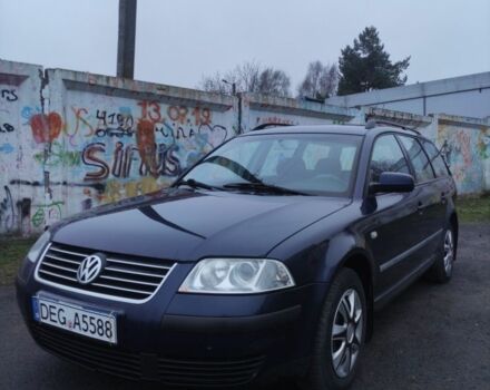 Синий Фольксваген Пассат Вариант, объемом двигателя 1.9 л и пробегом 292 тыс. км за 2399 $, фото 1 на Automoto.ua