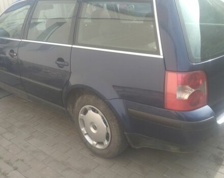 Синий Фольксваген Пассат Вариант, объемом двигателя 2 л и пробегом 300 тыс. км за 3950 $, фото 3 на Automoto.ua