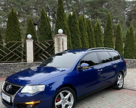 Синий Фольксваген Пассат Вариант, объемом двигателя 2 л и пробегом 287 тыс. км за 4950 $, фото 1 на Automoto.ua
