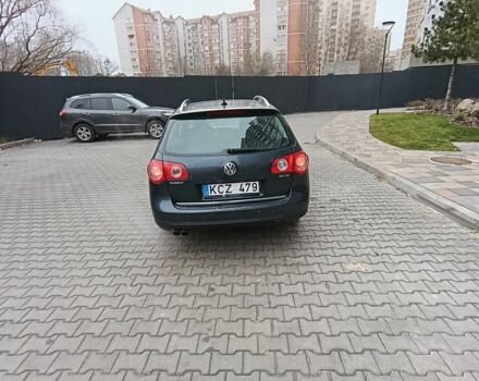 Синий Фольксваген Пассат Вариант, объемом двигателя 2 л и пробегом 293 тыс. км за 2800 $, фото 3 на Automoto.ua