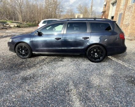 Синій Фольксваген Пассат Варіант, об'ємом двигуна 2 л та пробігом 317 тис. км за 5950 $, фото 5 на Automoto.ua