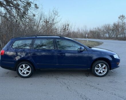 Синій Фольксваген Пассат Варіант, об'ємом двигуна 1.6 л та пробігом 224 тис. км за 4950 $, фото 4 на Automoto.ua