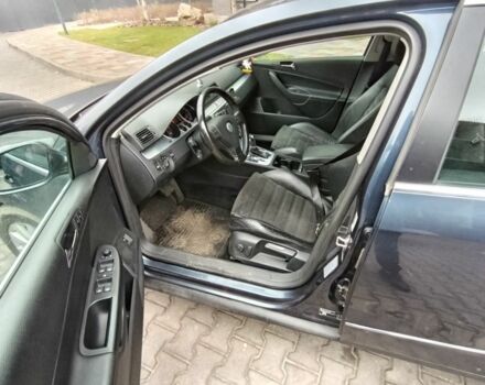 Синий Фольксваген Пассат Вариант, объемом двигателя 2 л и пробегом 293 тыс. км за 2800 $, фото 4 на Automoto.ua