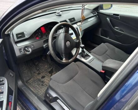 Синий Фольксваген Пассат Вариант, объемом двигателя 2 л и пробегом 367 тыс. км за 5500 $, фото 4 на Automoto.ua