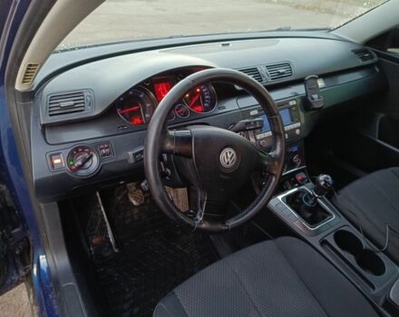 Синий Фольксваген Пассат Вариант, объемом двигателя 1.9 л и пробегом 335 тыс. км за 5500 $, фото 6 на Automoto.ua