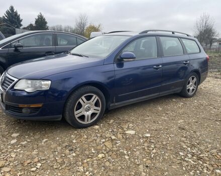 Синий Фольксваген Пассат Вариант, объемом двигателя 2 л и пробегом 300 тыс. км за 2550 $, фото 1 на Automoto.ua