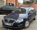 Синий Фольксваген Пассат Вариант, объемом двигателя 2 л и пробегом 334 тыс. км за 2599 $, фото 1 на Automoto.ua