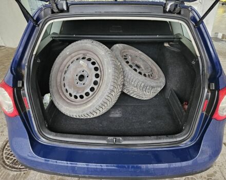 Синій Фольксваген Пассат Варіант, об'ємом двигуна 2 л та пробігом 360 тис. км за 2800 $, фото 17 на Automoto.ua