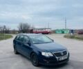 Синий Фольксваген Пассат Вариант, объемом двигателя 2 л и пробегом 230 тыс. км за 2000 $, фото 1 на Automoto.ua