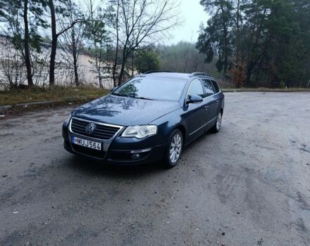 Синий Фольксваген Пассат Вариант, объемом двигателя 2 л и пробегом 241 тыс. км за 2800 $, фото 1 на Automoto.ua