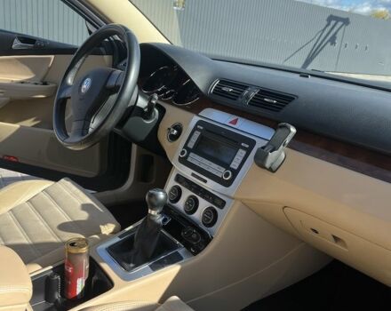 Синий Фольксваген Пассат Вариант, объемом двигателя 1.8 л и пробегом 247 тыс. км за 7700 $, фото 4 на Automoto.ua