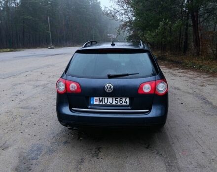 Синий Фольксваген Пассат Вариант, объемом двигателя 2 л и пробегом 241 тыс. км за 2800 $, фото 2 на Automoto.ua