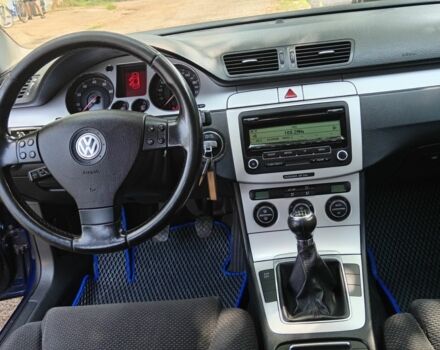 Синий Фольксваген Пассат Вариант, объемом двигателя 1.8 л и пробегом 236 тыс. км за 6600 $, фото 5 на Automoto.ua