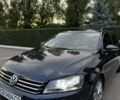Синий Фольксваген Пассат Вариант, объемом двигателя 1.6 л и пробегом 303 тыс. км за 10000 $, фото 3 на Automoto.ua