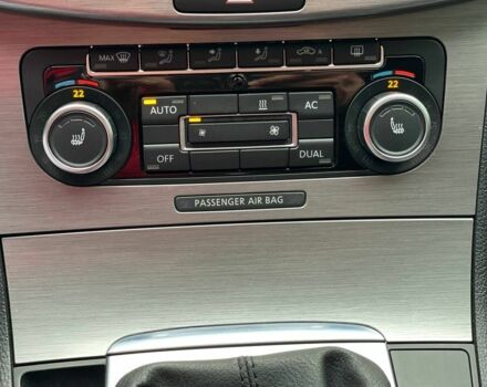 Синій Фольксваген Пассат Варіант, об'ємом двигуна 2 л та пробігом 261 тис. км за 10700 $, фото 10 на Automoto.ua