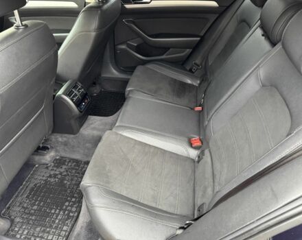 Синій Фольксваген Пассат Варіант, об'ємом двигуна 2 л та пробігом 318 тис. км за 13700 $, фото 3 на Automoto.ua