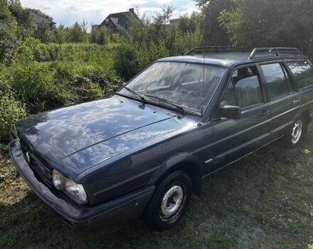 Синий Фольксваген Пассат Вариант, объемом двигателя 1.6 л и пробегом 200 тыс. км за 500 $, фото 1 на Automoto.ua