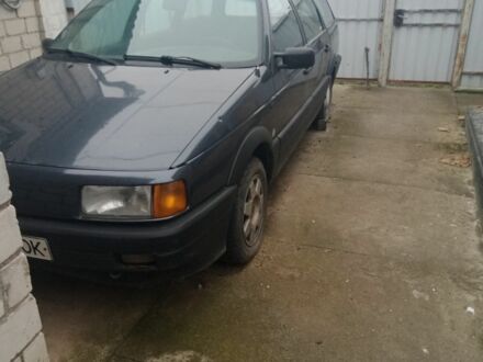 Синий Фольксваген Пассат Вариант, объемом двигателя 1.6 л и пробегом 400 тыс. км за 1700 $, фото 1 на Automoto.ua