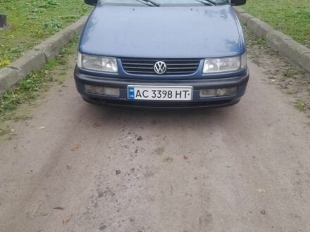 Фольксваген Пассат Вариант 1994 в Владимир-Волынский на Automoto.ua Синий Фольксваген Пассат Вариант, объемом двигателя 2 л и пробегом 250 тыс. км за 1600 $, фото 1 на Automoto.ua