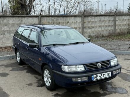 Синий Фольксваген Пассат Вариант, объемом двигателя 1.8 л и пробегом 250 тыс. км за 2499 $, фото 1 на Automoto.ua