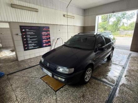 Фольксваген Пассат Вариант 1995 в Кривом Роге на Automoto.ua Синий Фольксваген Пассат Вариант, объемом двигателя 1.9 л и пробегом 250 тыс. км за 2450 $, фото 1 на Automoto.ua