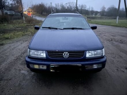 Синий Фольксваген Пассат Вариант, объемом двигателя 0 л и пробегом 315 тыс. км за 1300 $, фото 1 на Automoto.ua