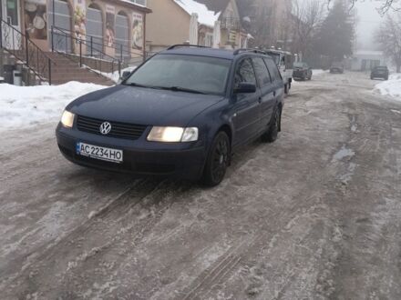 Синий Фольксваген Пассат Вариант, объемом двигателя 1.8 л и пробегом 367 тыс. км за 2950 $, фото 1 на Automoto.ua